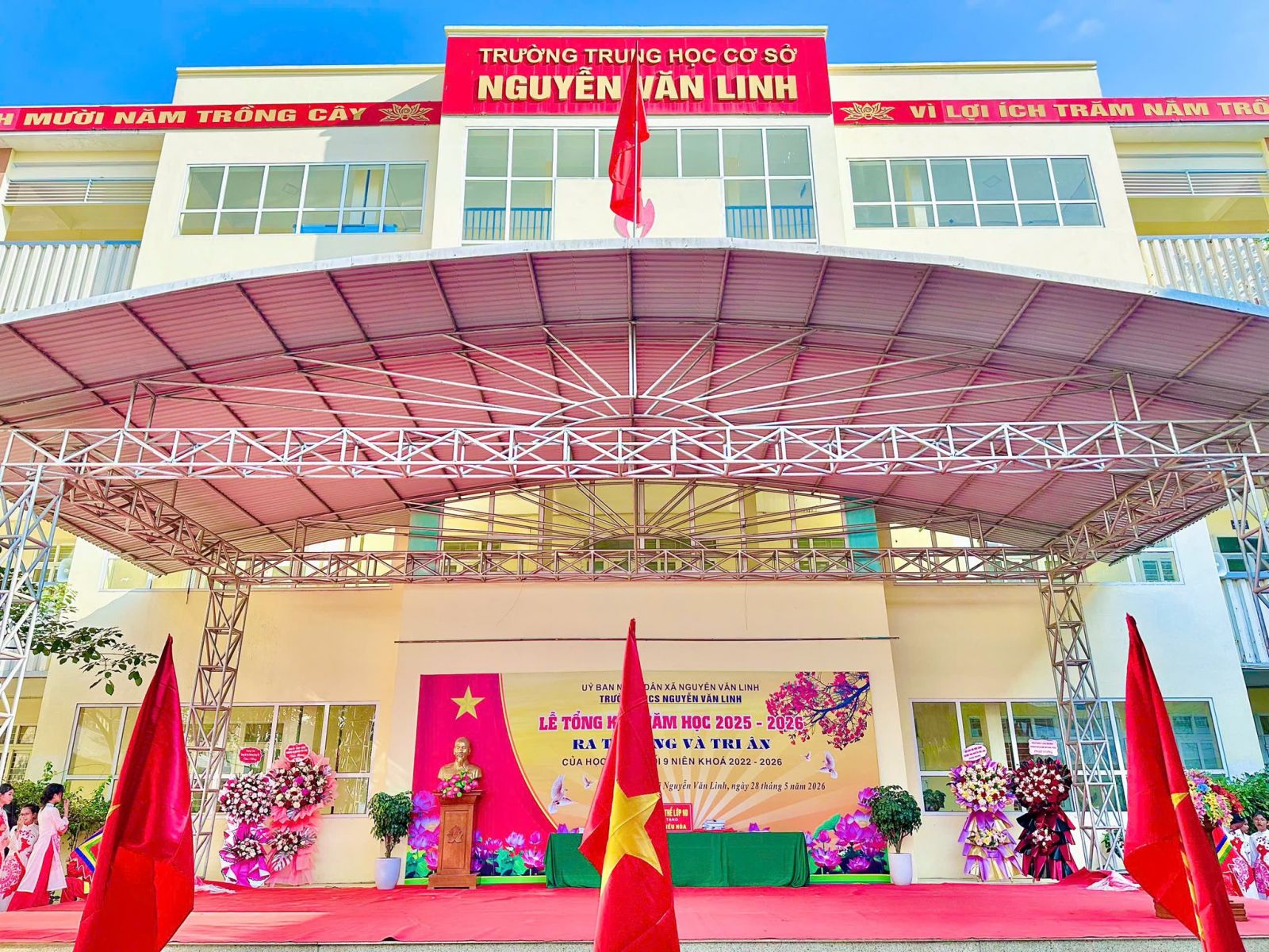 TRƯỜNG THCS NGUYỄN VĂN LINH LONG TRỌNG TỔ CHỨC LỄ TỔNG KẾT NĂM HỌC 2025-2026