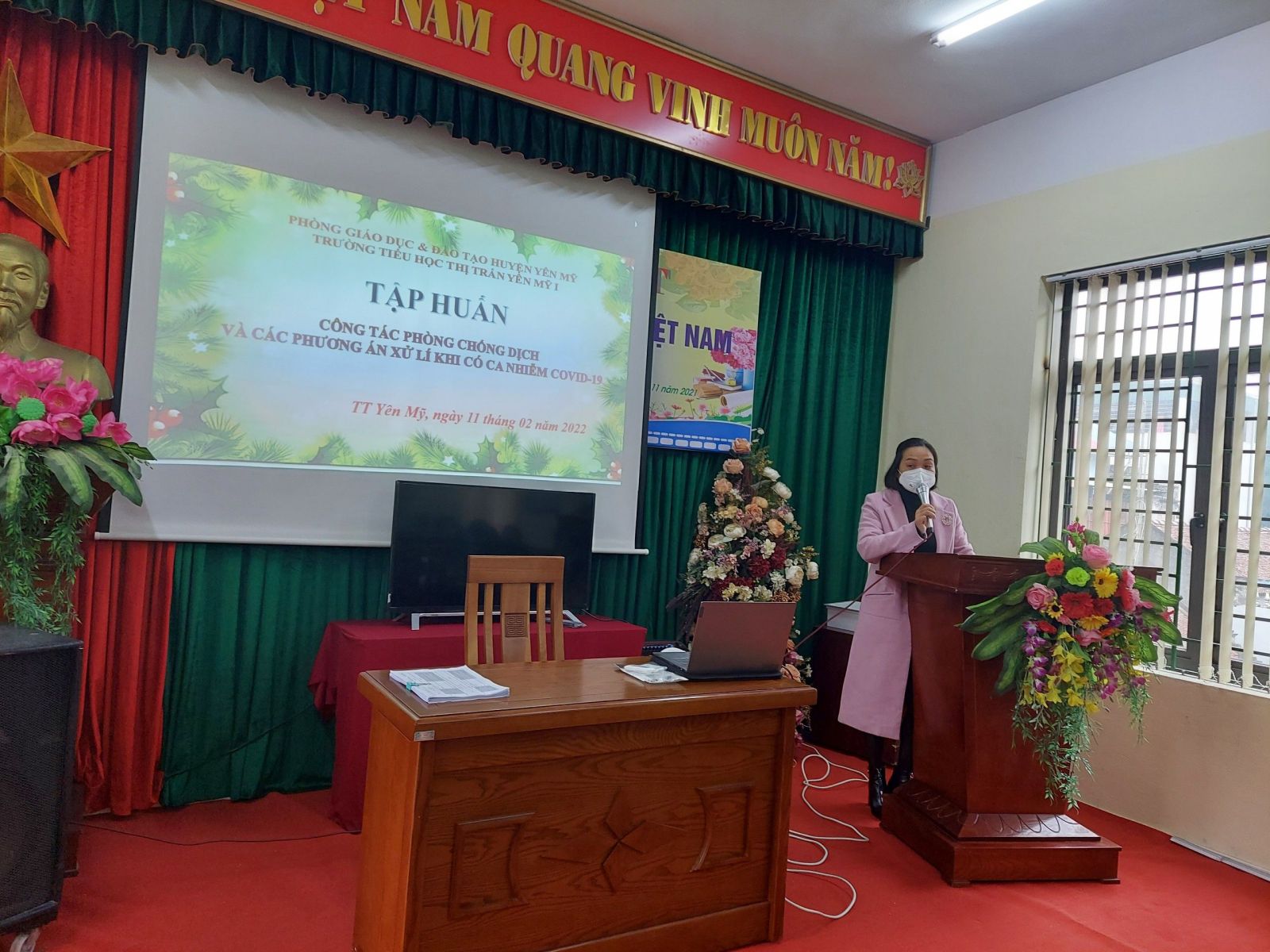 Trường Tiểu học TT Yên Mỹ I: Tập huấn công tác phòng, chống dịch và các phương án xử lí khi có ca nhiễm Covid-19